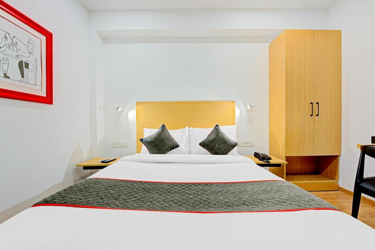 Oyo Townhouse 74871 Thoraipakkam Hotel Chennai Exterior photo